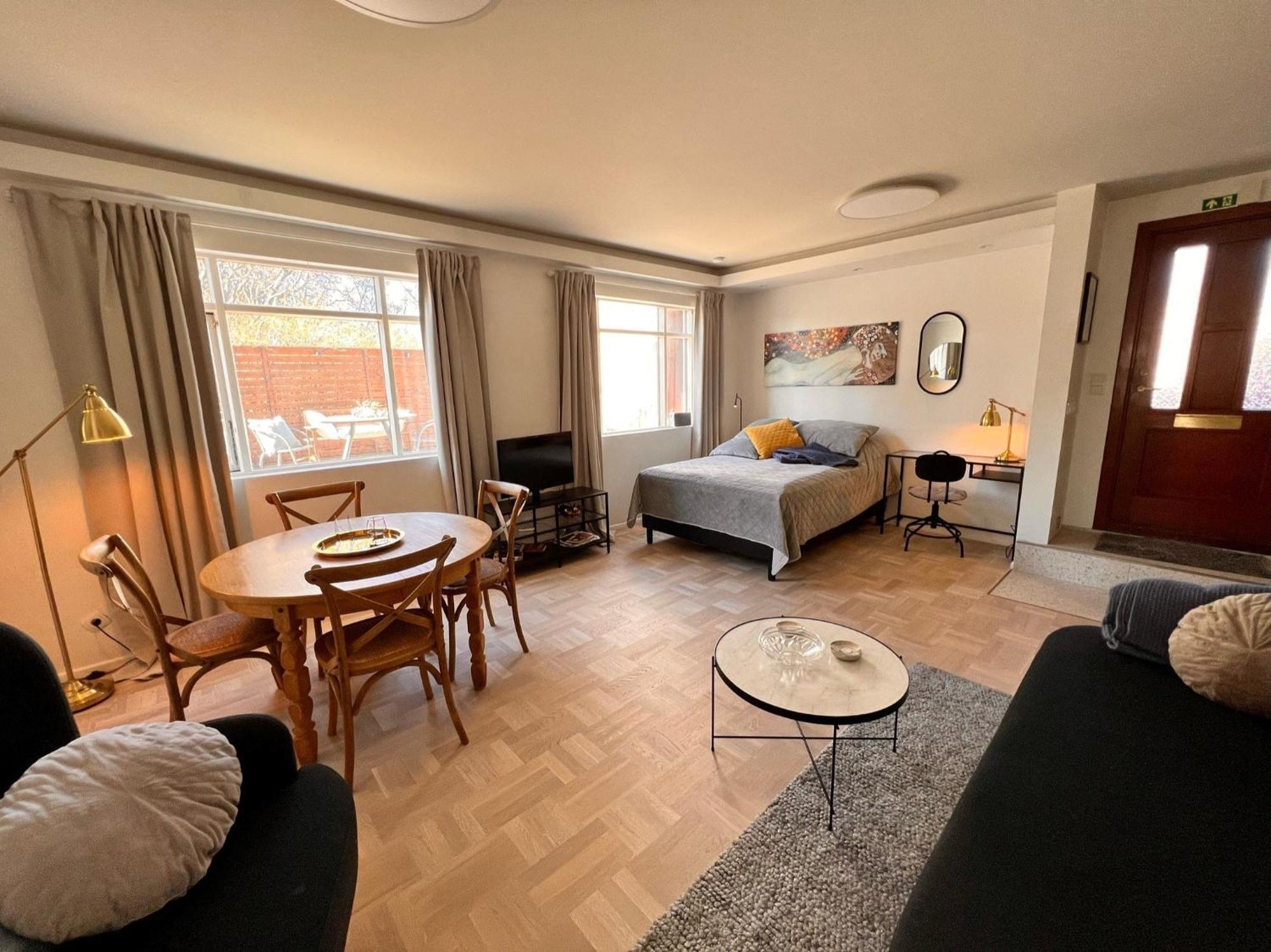 Casa Disa - Apartments A Boutique Guesthouse In Reykjavik City'S Central Park And Botanical Garden In Laugardalur, Hot-Spring-Valley Extérieur photo